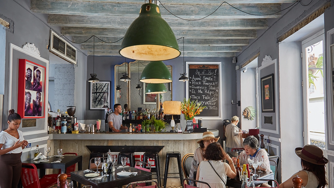 El Del Frente restaurant in Havana, Cuba, reviews by Anjelika Lours' Kour @globalnewyorker