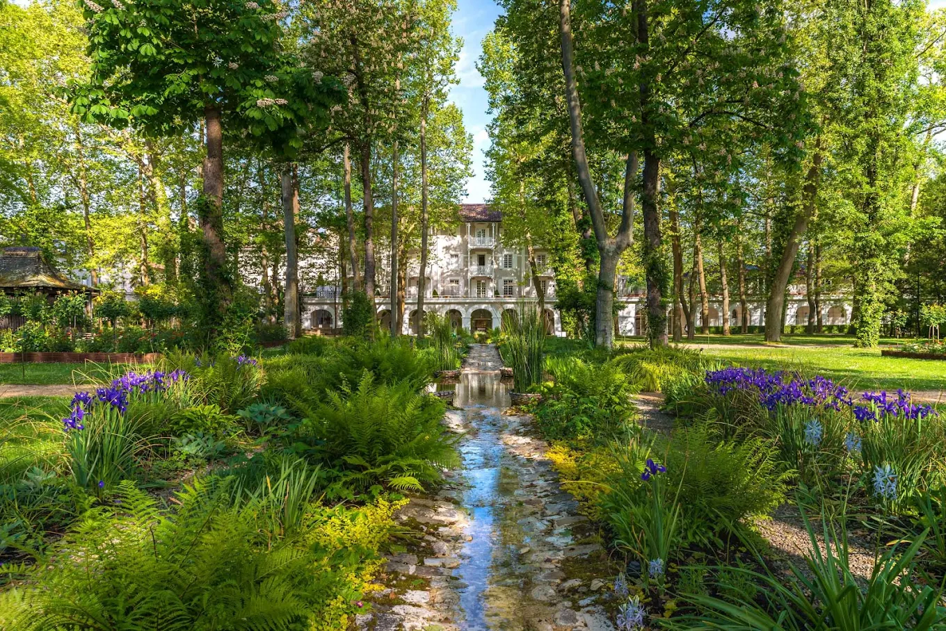 Les Prés d'Eugénie Michel Guérard hotel and restaurant in France, reviews by Anjelika Lours' Kour @globalnewyorker