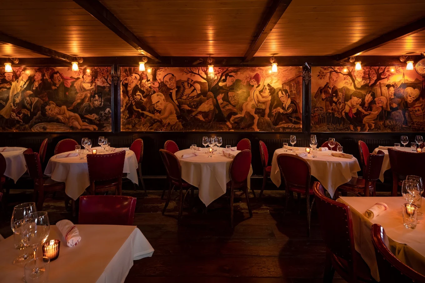Waverly Inn restaurant in NYC, New York, reviews by Anjelika Lours' Kour @globalnewyorker