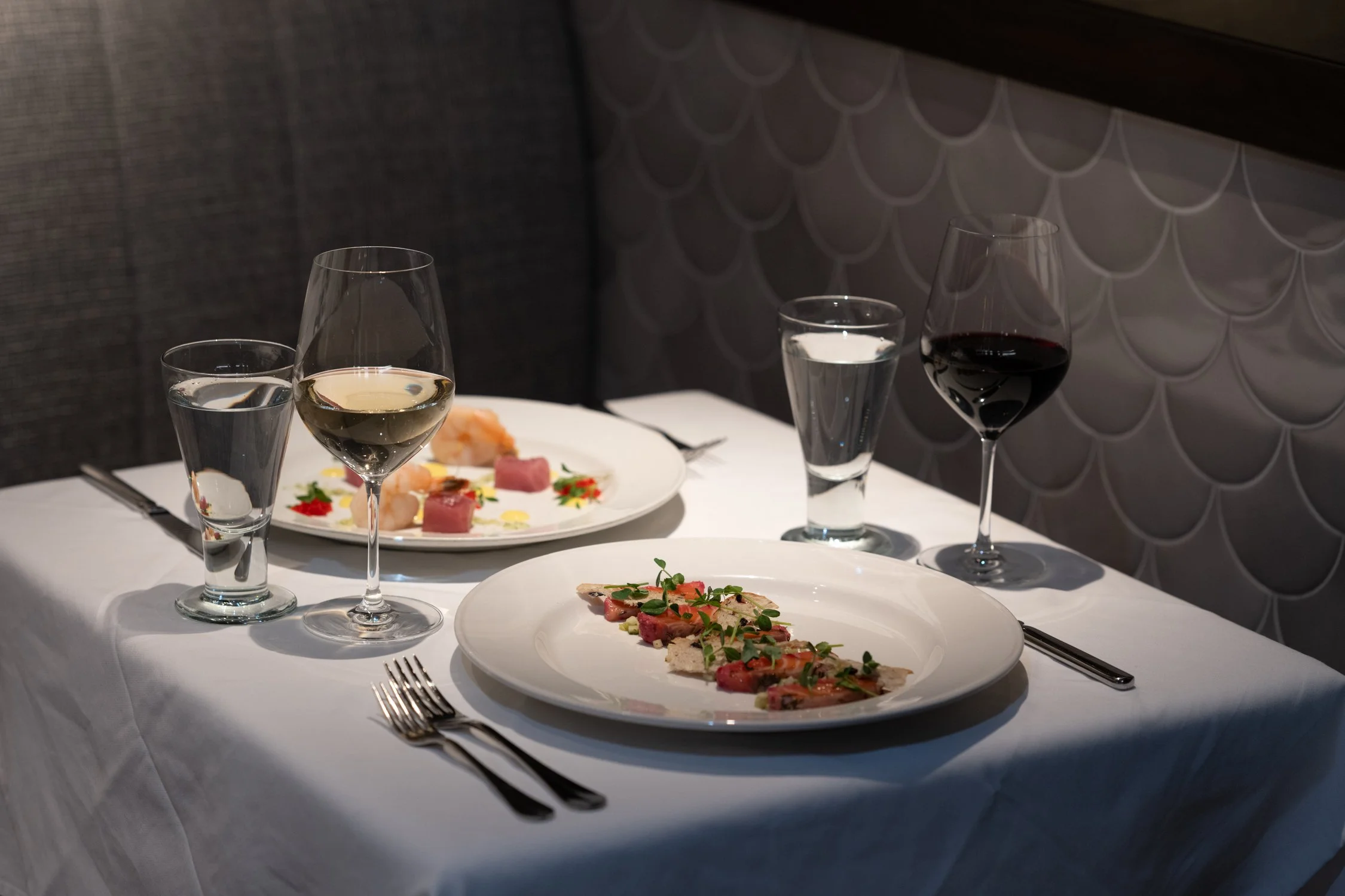 Barracuda Grill restaurant in Bermuda, reviews by Anjelika Lours' Kour @globalnewyorker