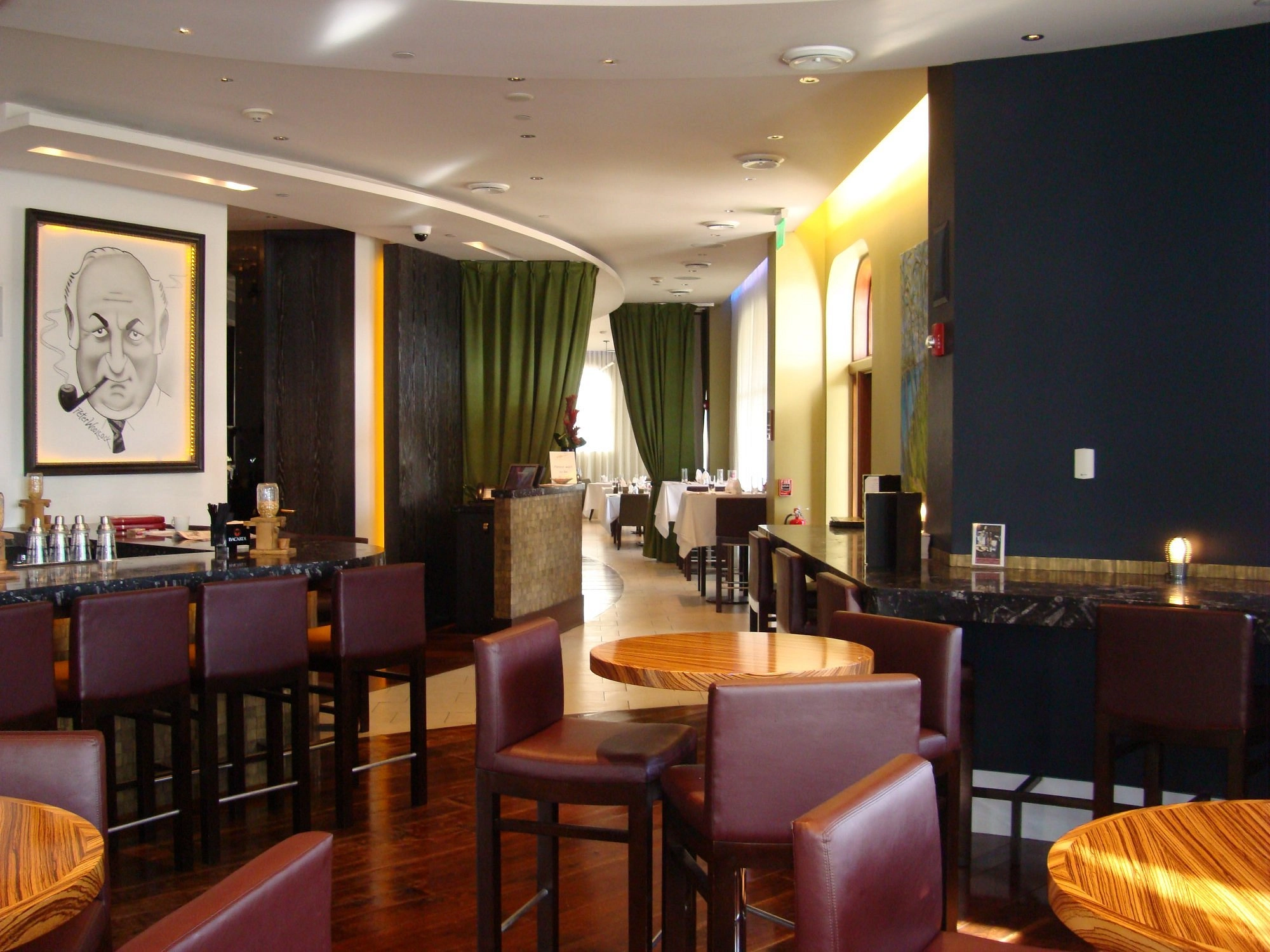 Harry's restaurant in Bermuda reviews by Anjelika Lours' Kour @globalnewyorker