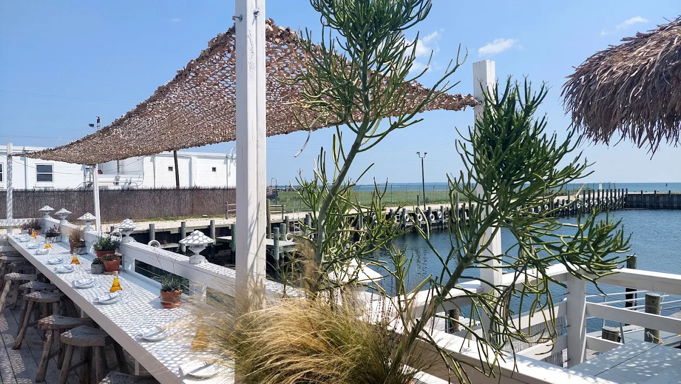 Duryea's Orient Point restaurant in Orient, New York, reviews by Anjelika Lours' Kour @globalnewyorker