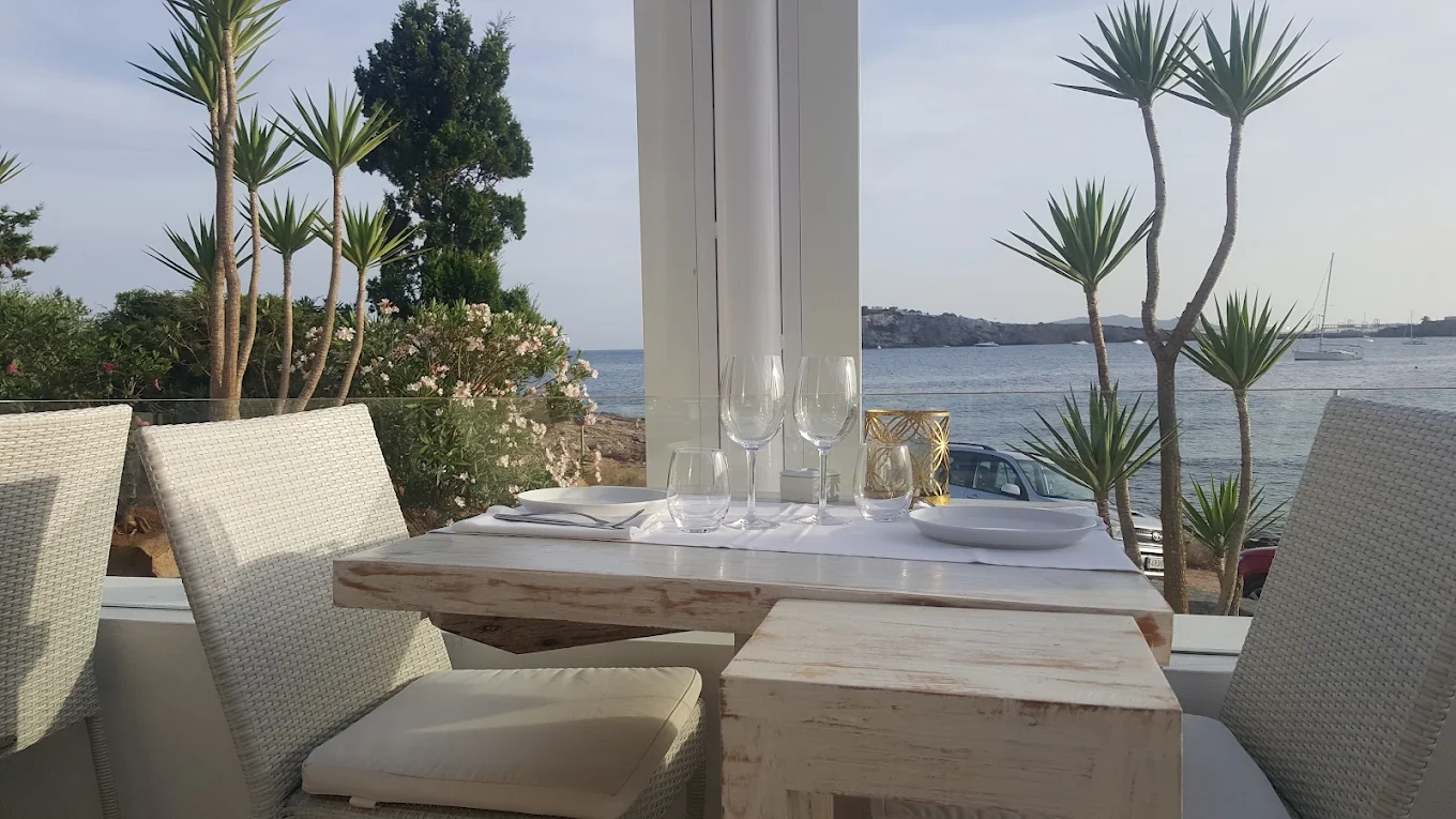 Sa Punta restaurant in Islas Baleares, Spain, reviews by Anjelika Lours' Kour @globalnewyorker