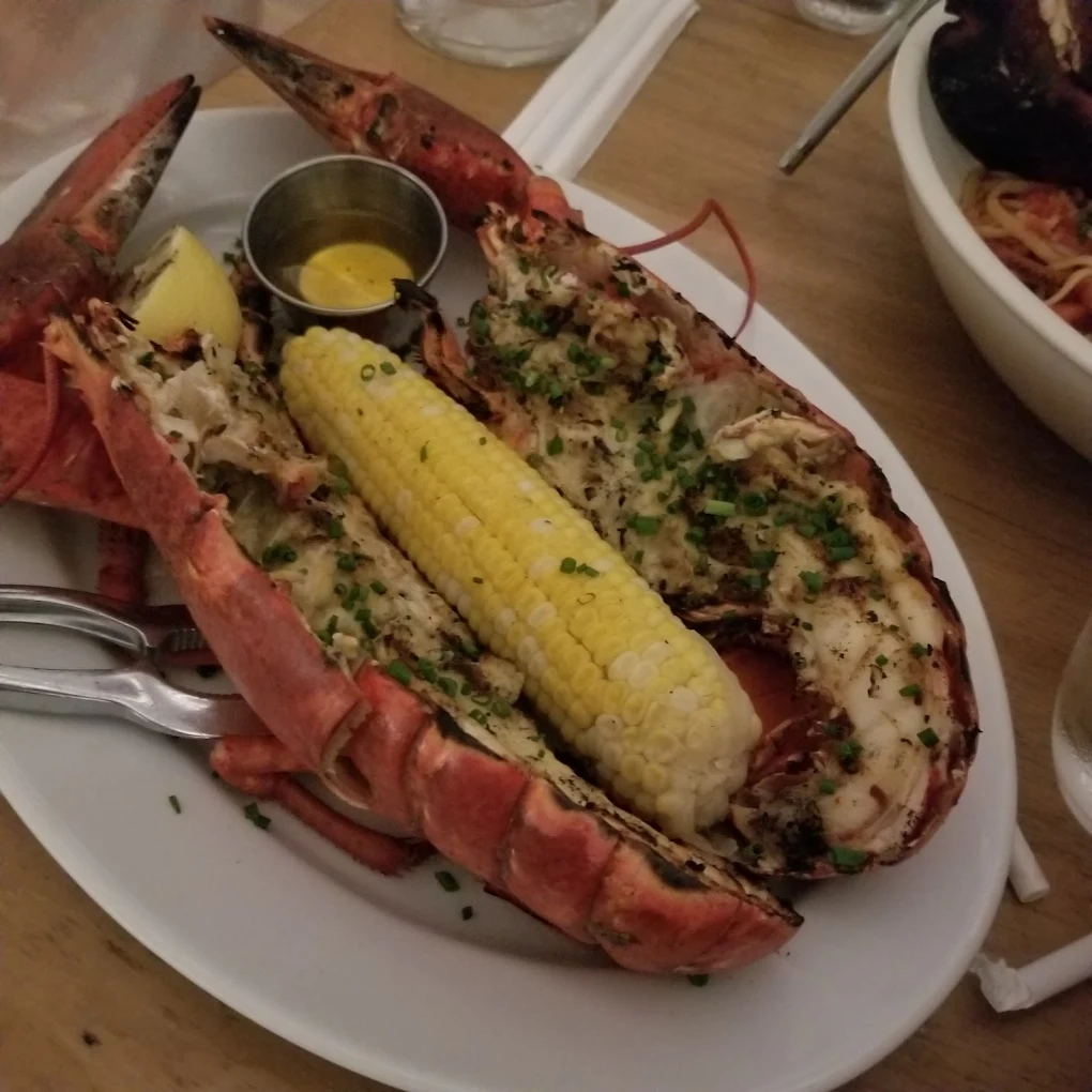 Duryea's Orient Point restaurant in Orient, New York, reviews by Anjelika Lours' Kour @globalnewyorker