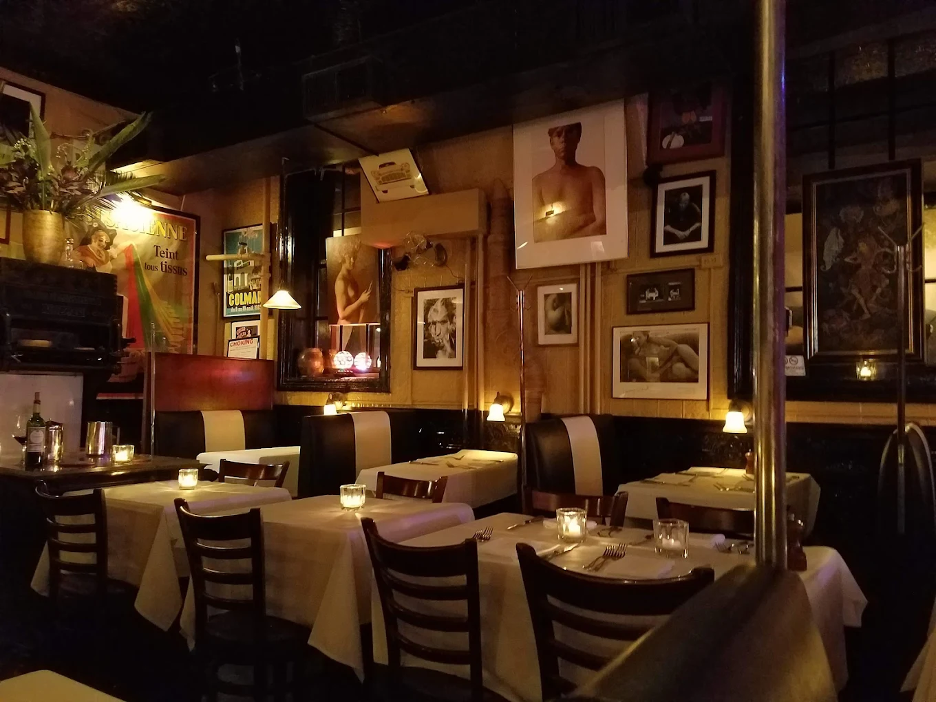 Raoul's restaurant in NYC, New York, reviews by Anjelika Lours' Kour @globalnewyorker