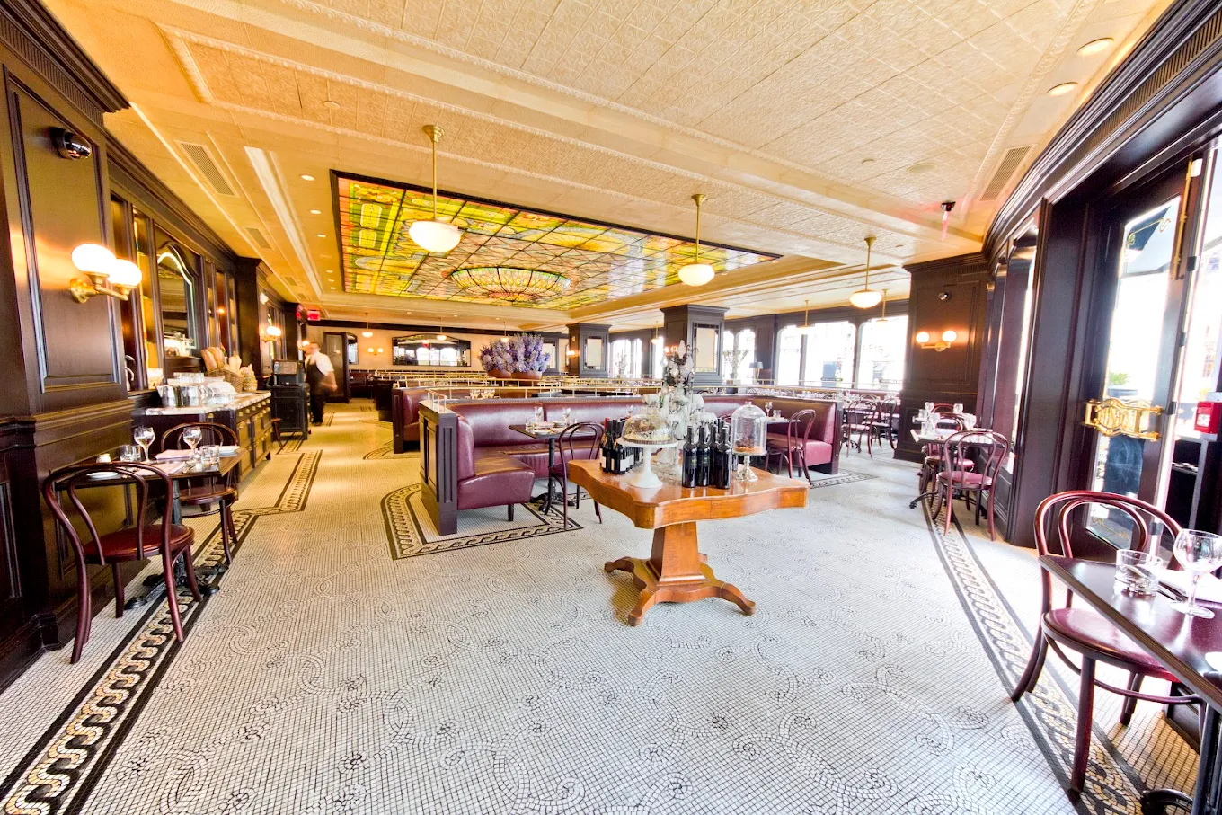 La Société restaurant in Toronto, Canada, reviews by Anjelika Lours' Kour @globalnewyorker