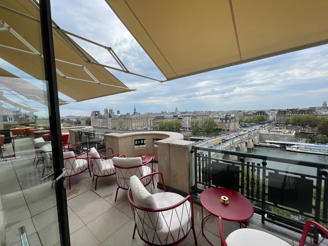 Le Tout-Paris - Cheval Blanc Paris restaurant in Paris France, reviews by Anjelika Lours' Kour @globalnewyorker