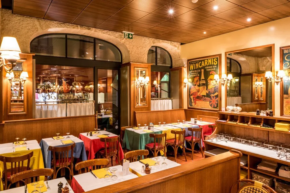Le Relais de l'Entrecôte restaurant in Genève, Switzerland reviews by Anjelika Lours' Kour @globalnewyorker