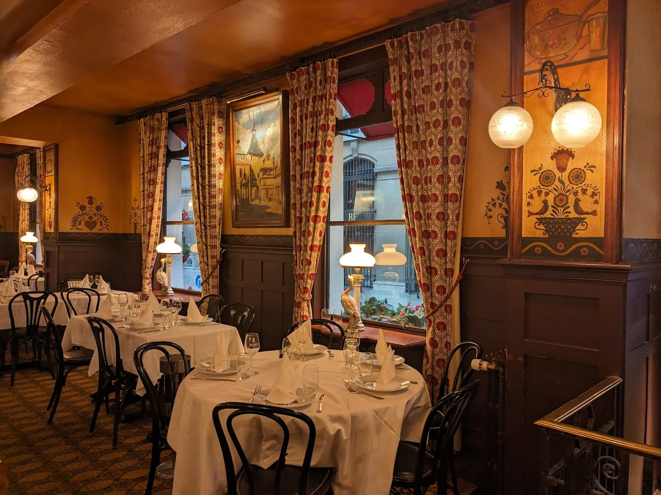 Bofinger restaurant in Paris France, reviews by Anjelika Lours' Kour @globalnewyorker